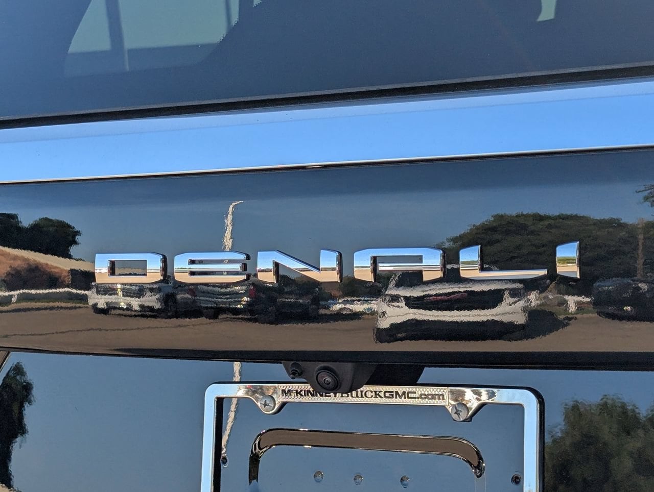 2026 GMC Yukon XL Denali - Photo 6