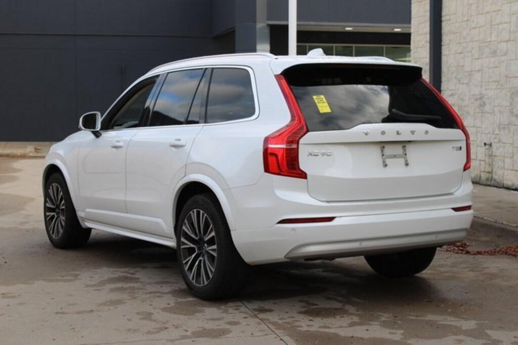 Used 2022 Volvo XC90 Momentum SUV