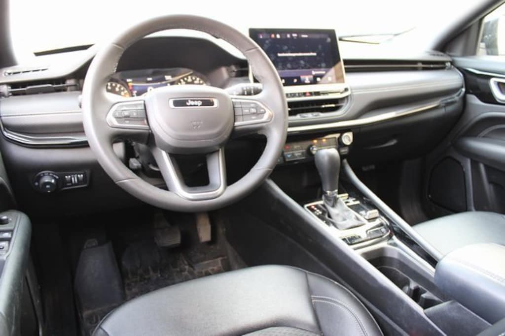 Used 2024 Jeep Compass Latitude SUV