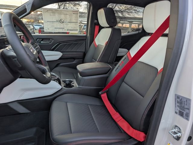 2026 GMC Canyon AT4X - Photo 18