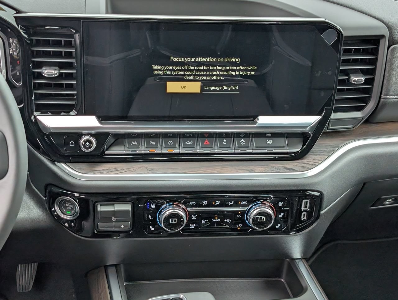 2026 GMC Sierra 1500 SLT - Photo 9