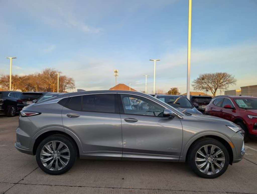 New 2026 Buick Envista Avenir SUV