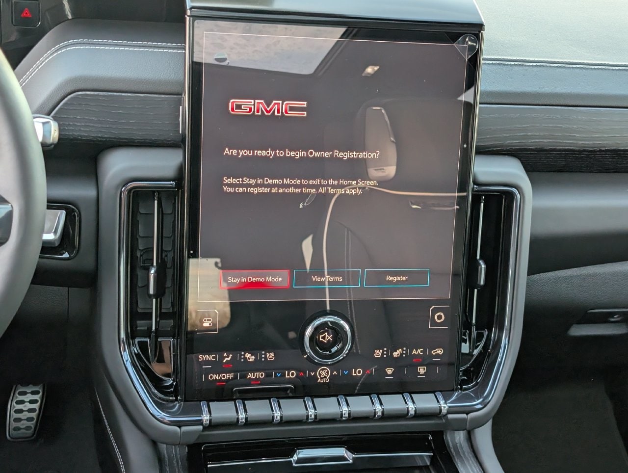 2026 GMC Yukon XL AT4 Ultimate - Photo 11