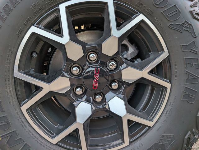 2026 GMC Canyon AT4X - Photo 6