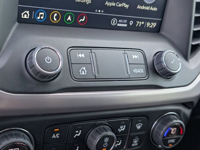 2023 GMC Acadia AT4 - Photo 16