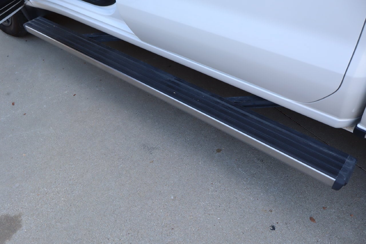 Used 2021 White Frost Tricoat GMC Denali image 32