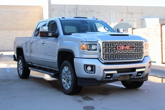 2019 Gmc Sierra 2500 HD Denali photo 2