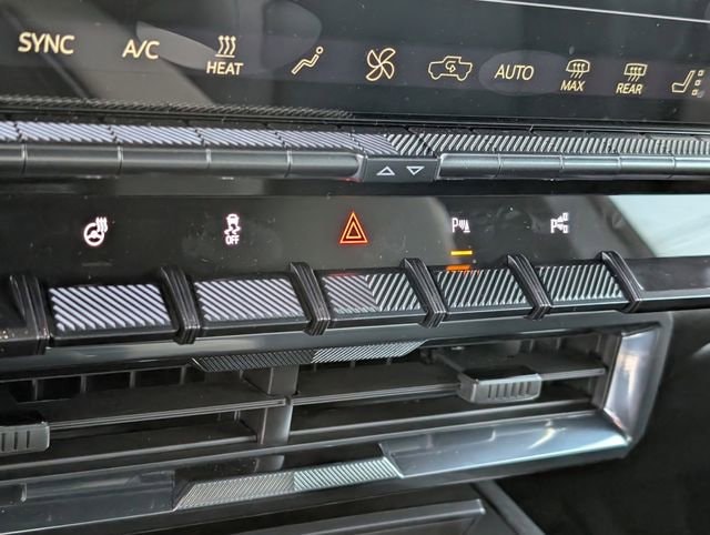 2026 GMC HUMMER EV 2X - Photo 14