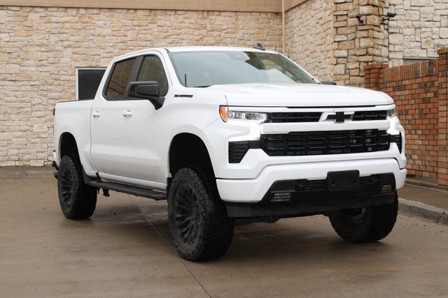 2024 Chevrolet Silverado 1500 RST photo 2