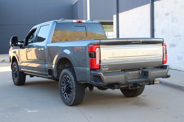 2023 Ford F-250 Platinum photo 3