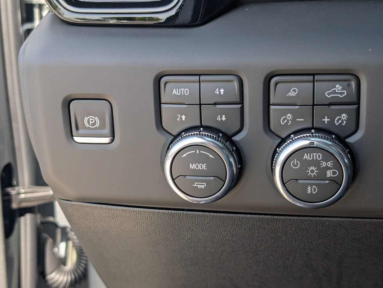 2026 GMC Sierra 2500HD AT4 - Photo 18
