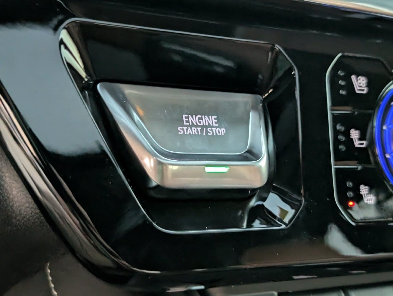 2026 GMC Sierra 2500HD Denali Ultimate - Photo 15