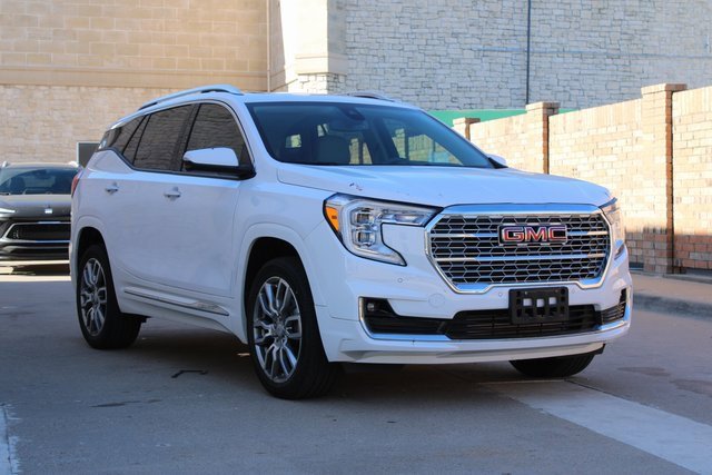 2022 Gmc Terrain Denali photo 2