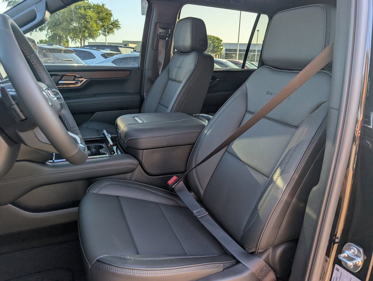 2026 GMC Yukon XL Denali - Photo 19