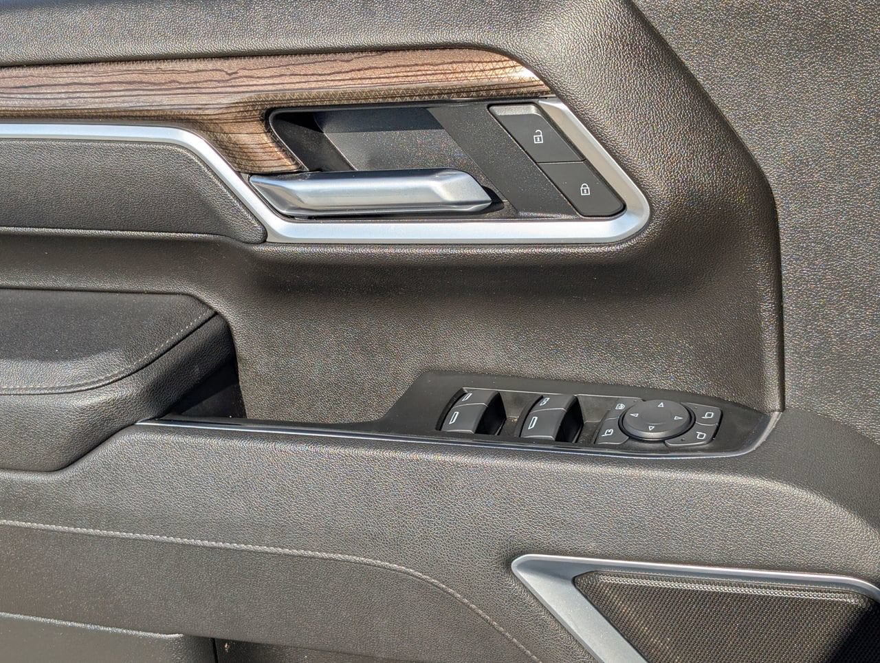 Used 2025 Sterling Gray Metallic Chevrolet LT image 24