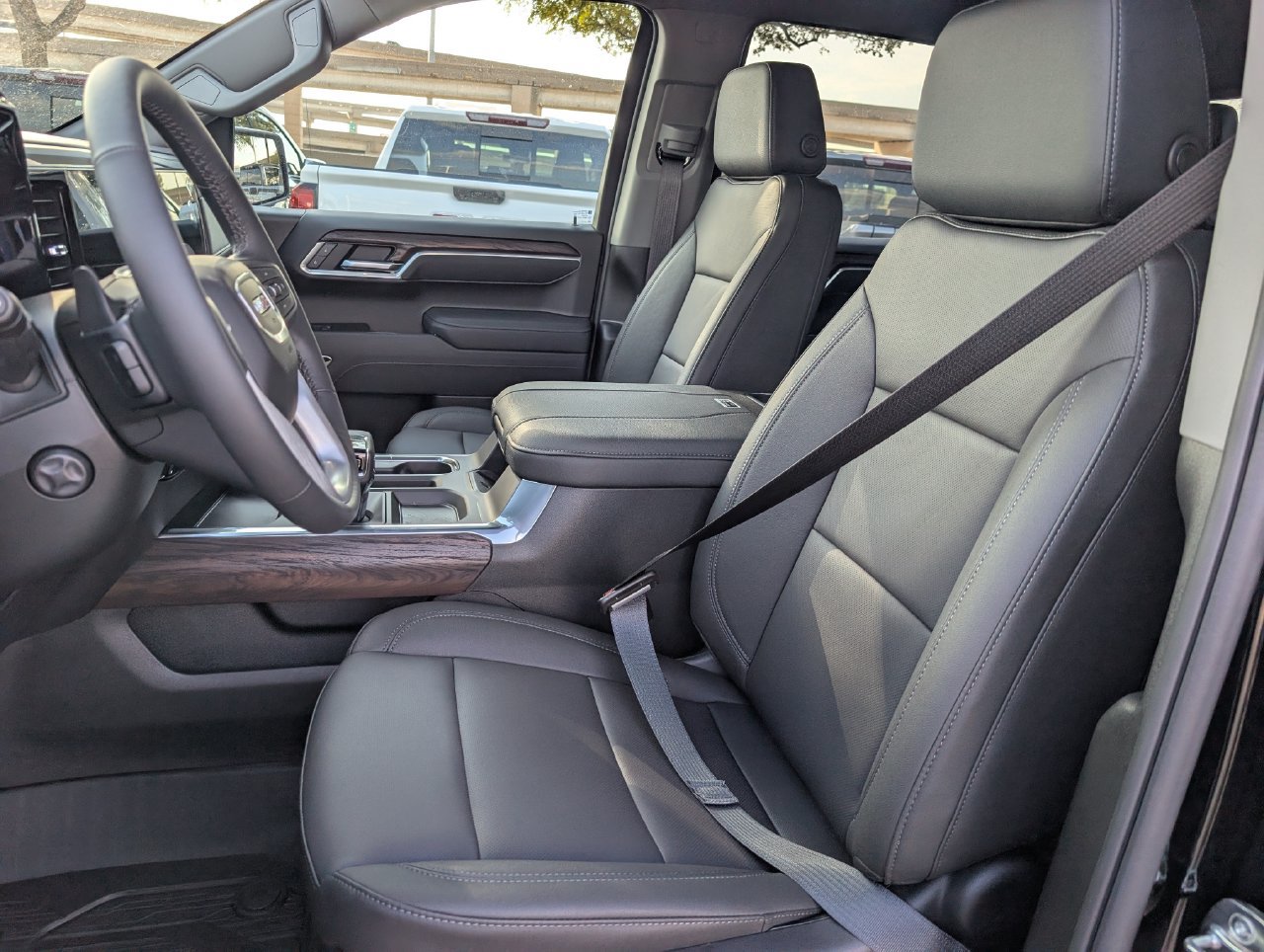 2026 GMC Sierra 1500 SLT - Photo 20