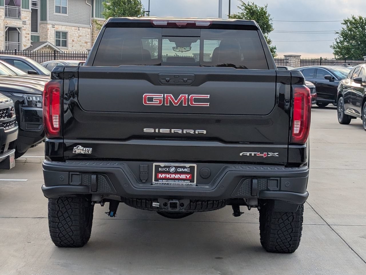 2026 GMC Sierra 1500 AT4X - Photo 5