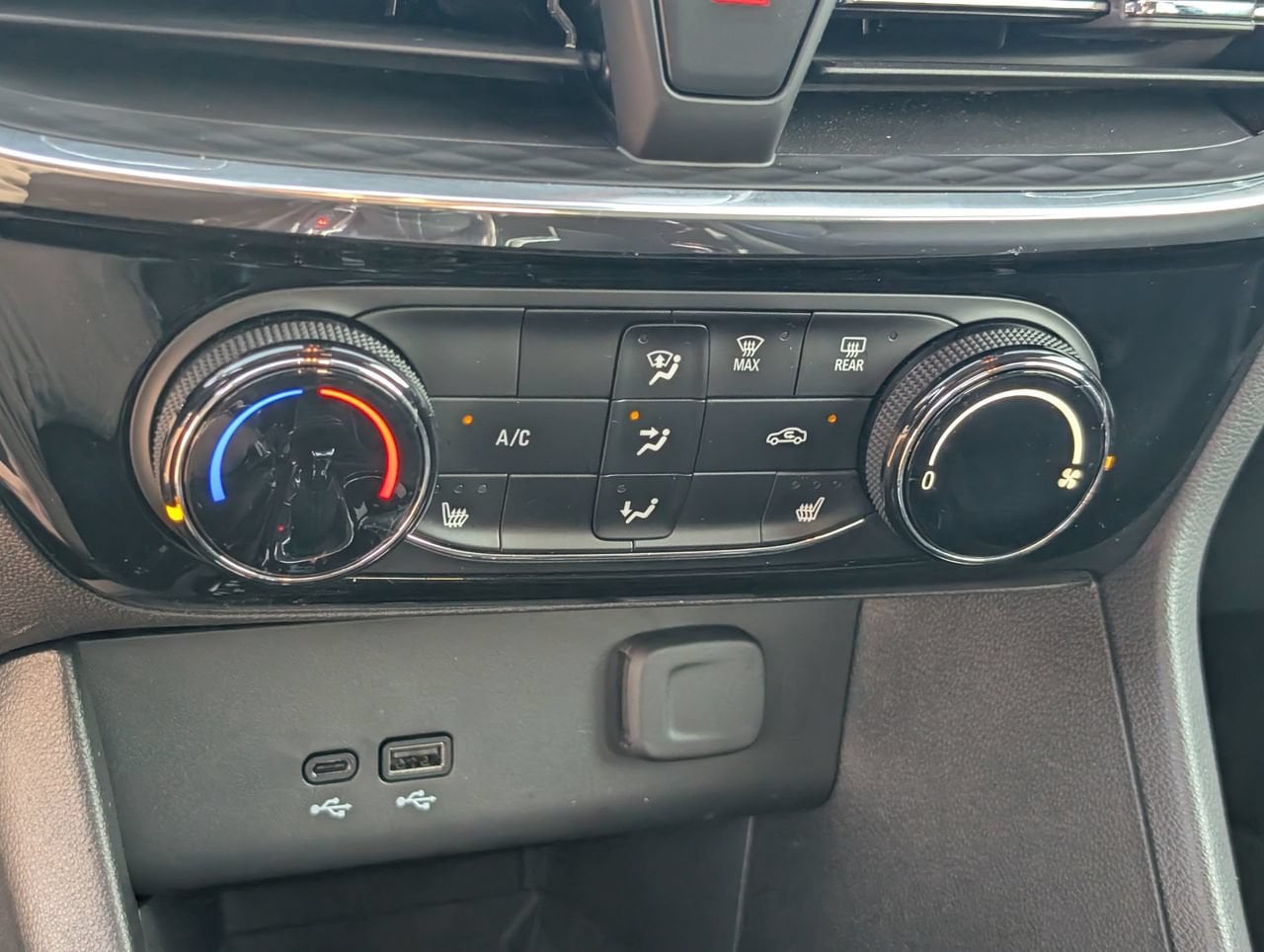 2026 Buick Encore GX Sport Touring - Photo 13