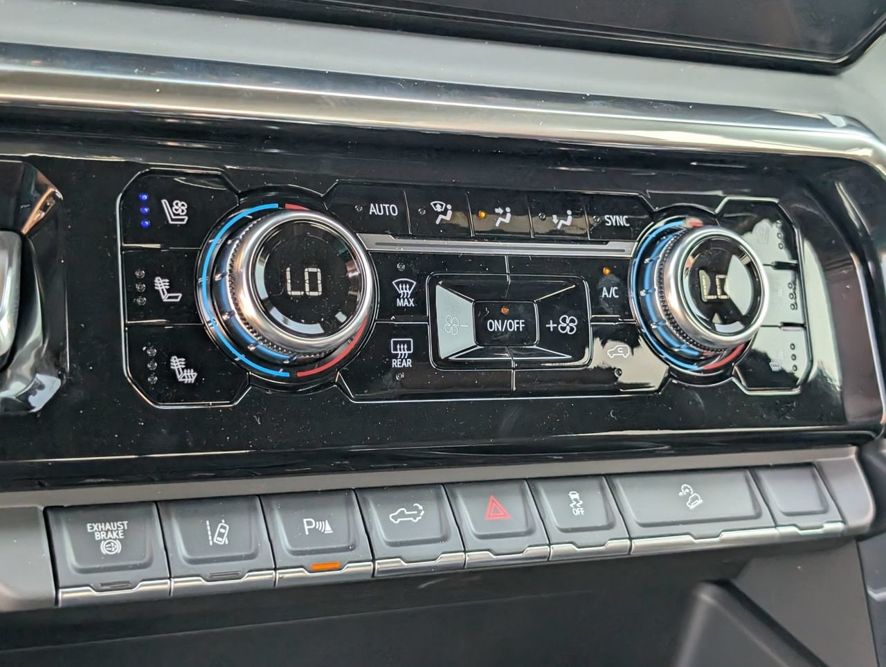 2026 GMC Sierra 2500HD Denali Ultimate - Photo 12