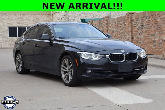 2017 BMW 3 Series 330i Sedan's photo