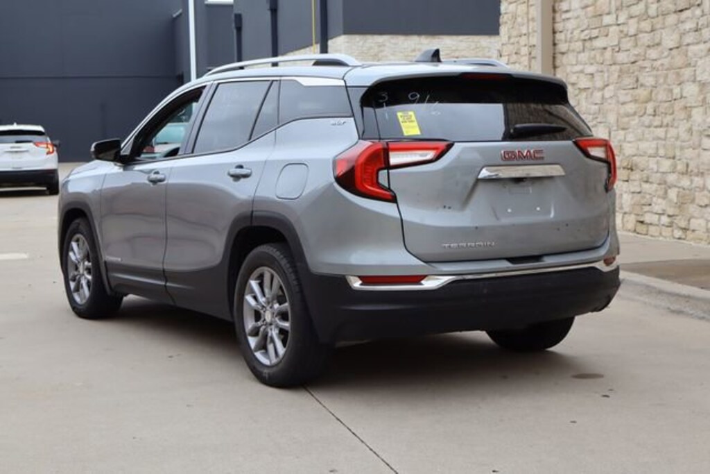 Used 2024 GMC Terrain SLT SUV