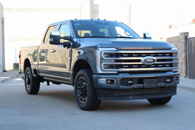 2023 Ford F-250 Platinum photo 2