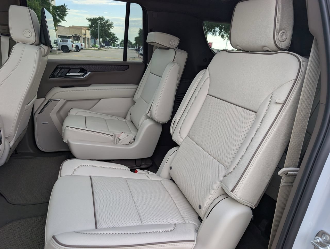 2026 GMC Yukon XL Denali - Photo 21