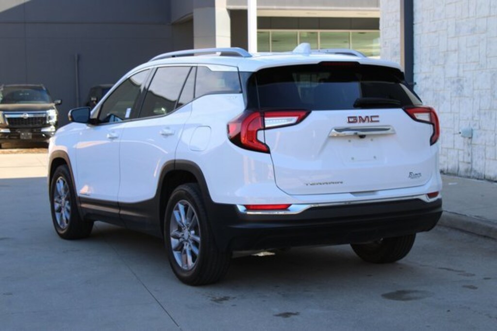 Used 2024 GMC Terrain SLT SUV