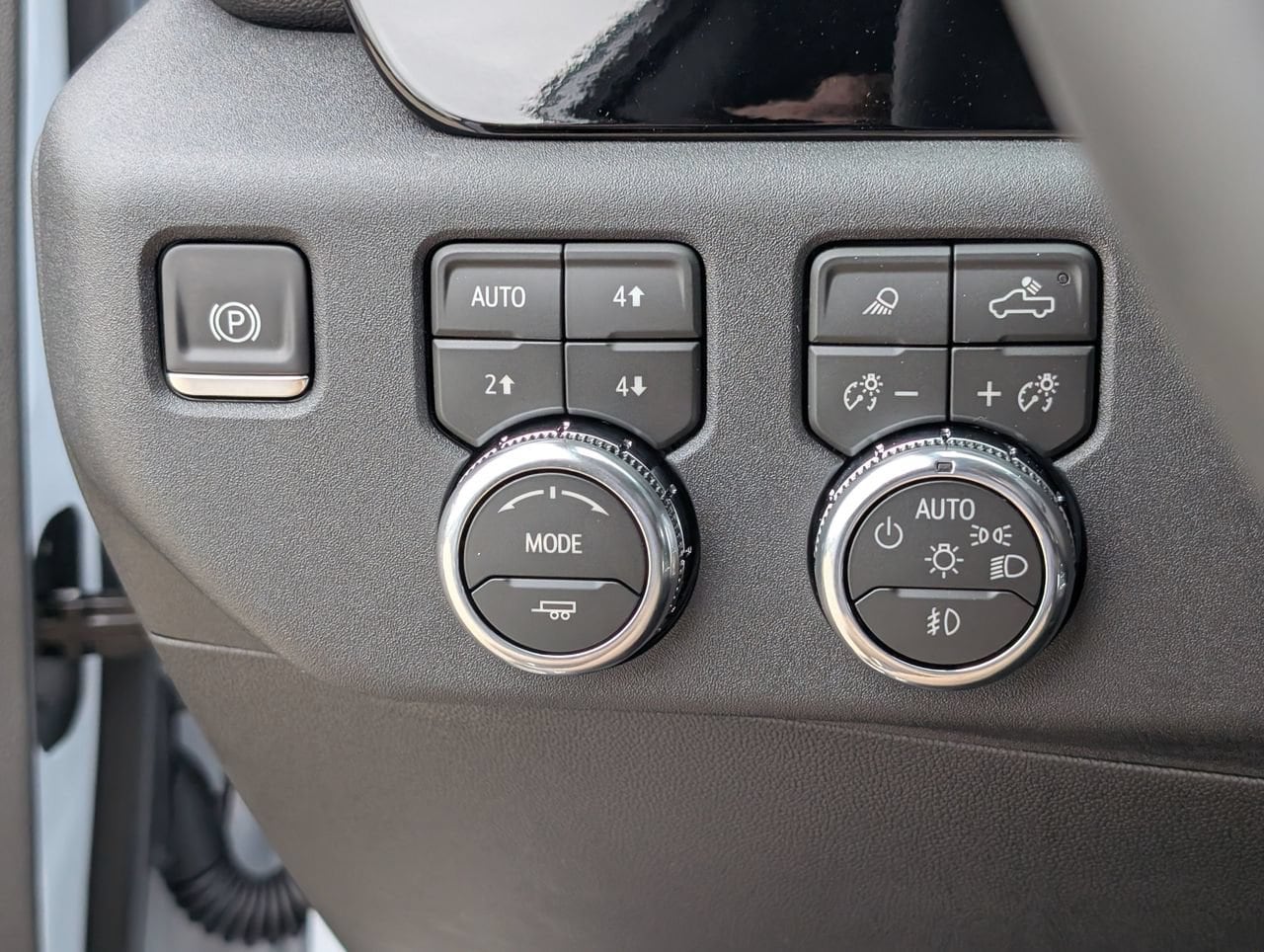 2026 GMC Sierra 1500 SLT - Photo 18