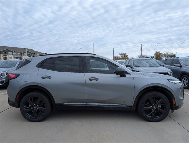 2025 Buick Envision Sport Touring photo 3