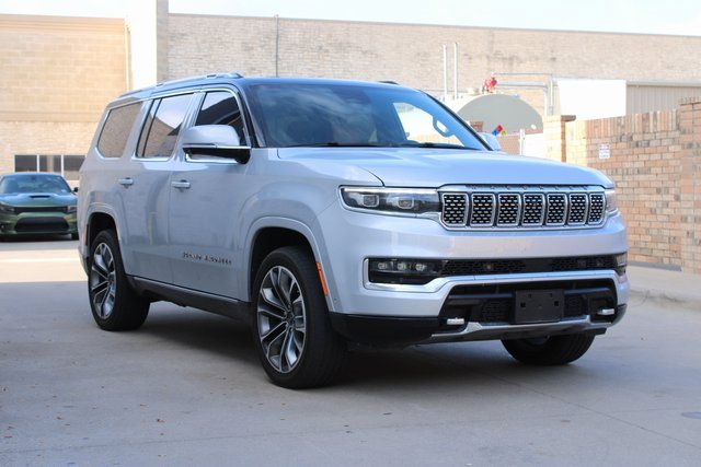 2022 Jeep Grand Wagoneer III photo 2