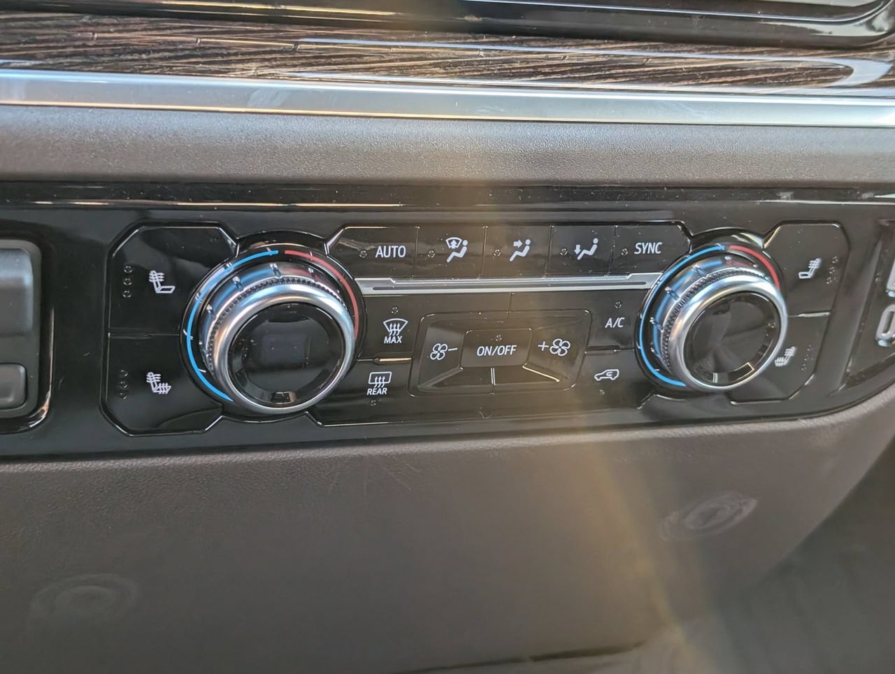 2026 GMC Sierra 1500 SLE - Photo 13
