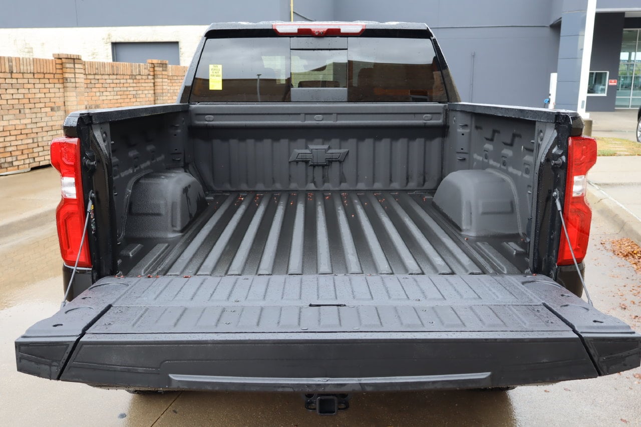 Used 2026 Black Chevrolet ZR2 image 30
