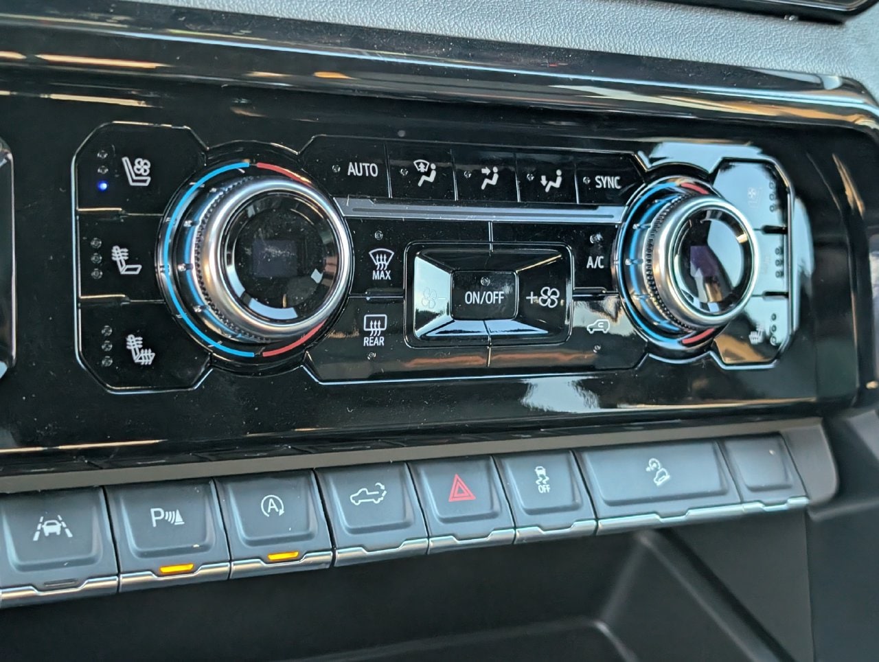 2026 GMC Sierra 1500 AT4 - Photo 13