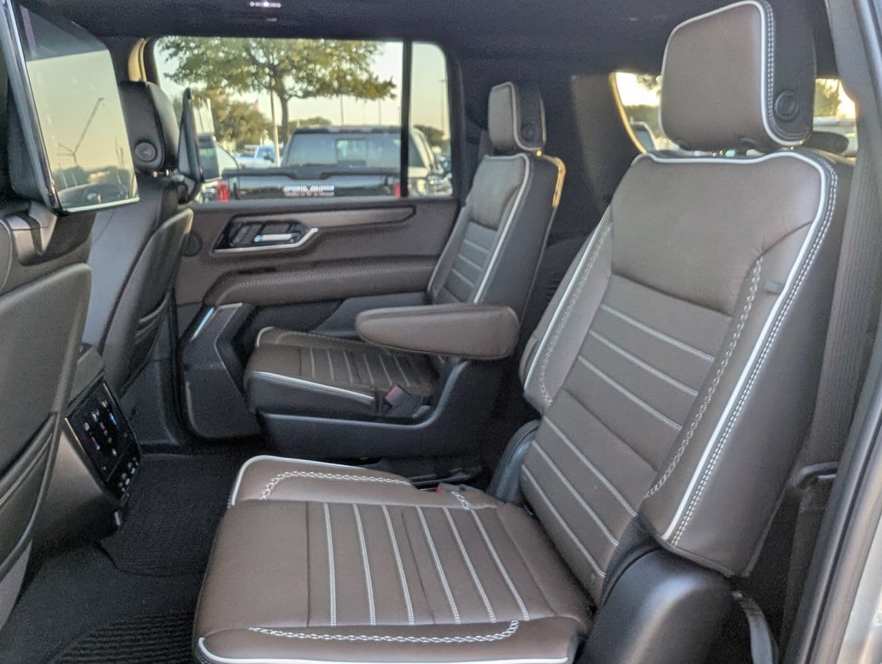 2026 GMC Yukon XL Denali Ultimate - Photo 20