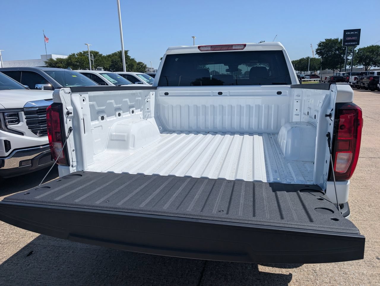 2026 GMC Sierra 1500 Elevation - Photo 7