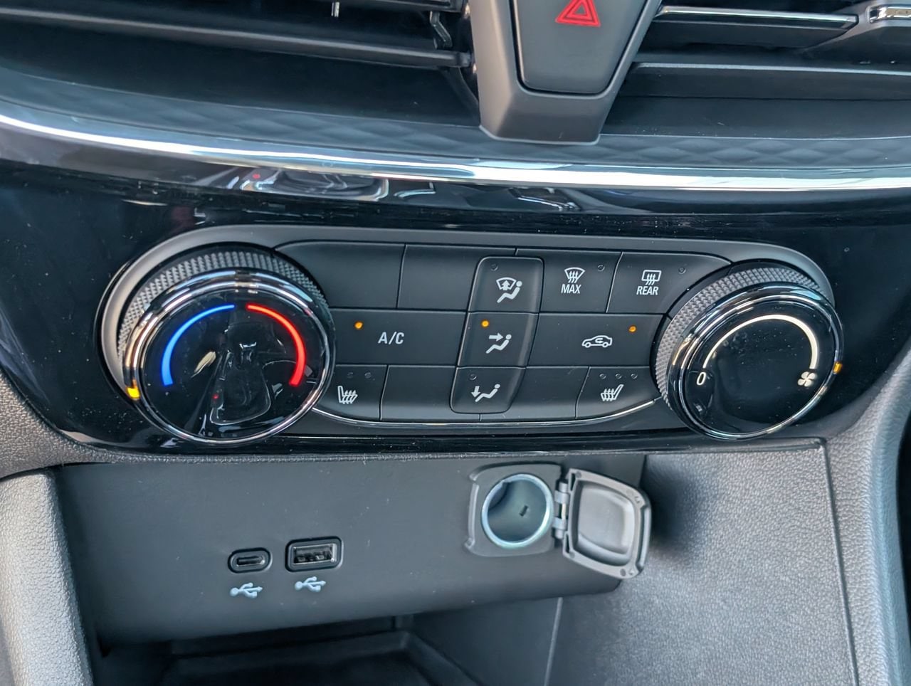 2026 Buick Encore GX Sport Touring - Photo 13
