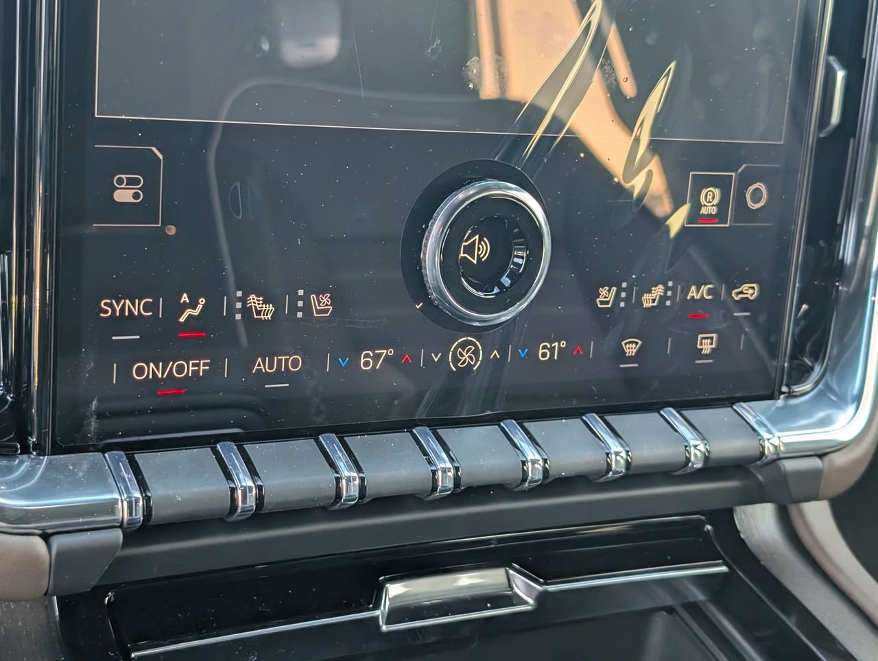 2026 GMC Yukon XL Denali Ultimate - Photo 12