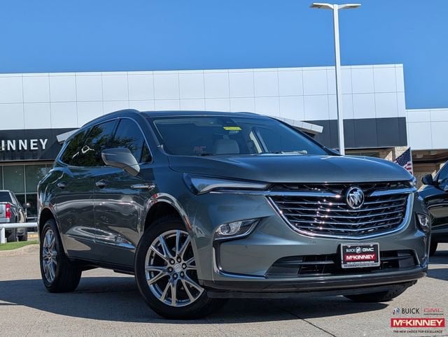 2022 Buick Enclave Essence's photo