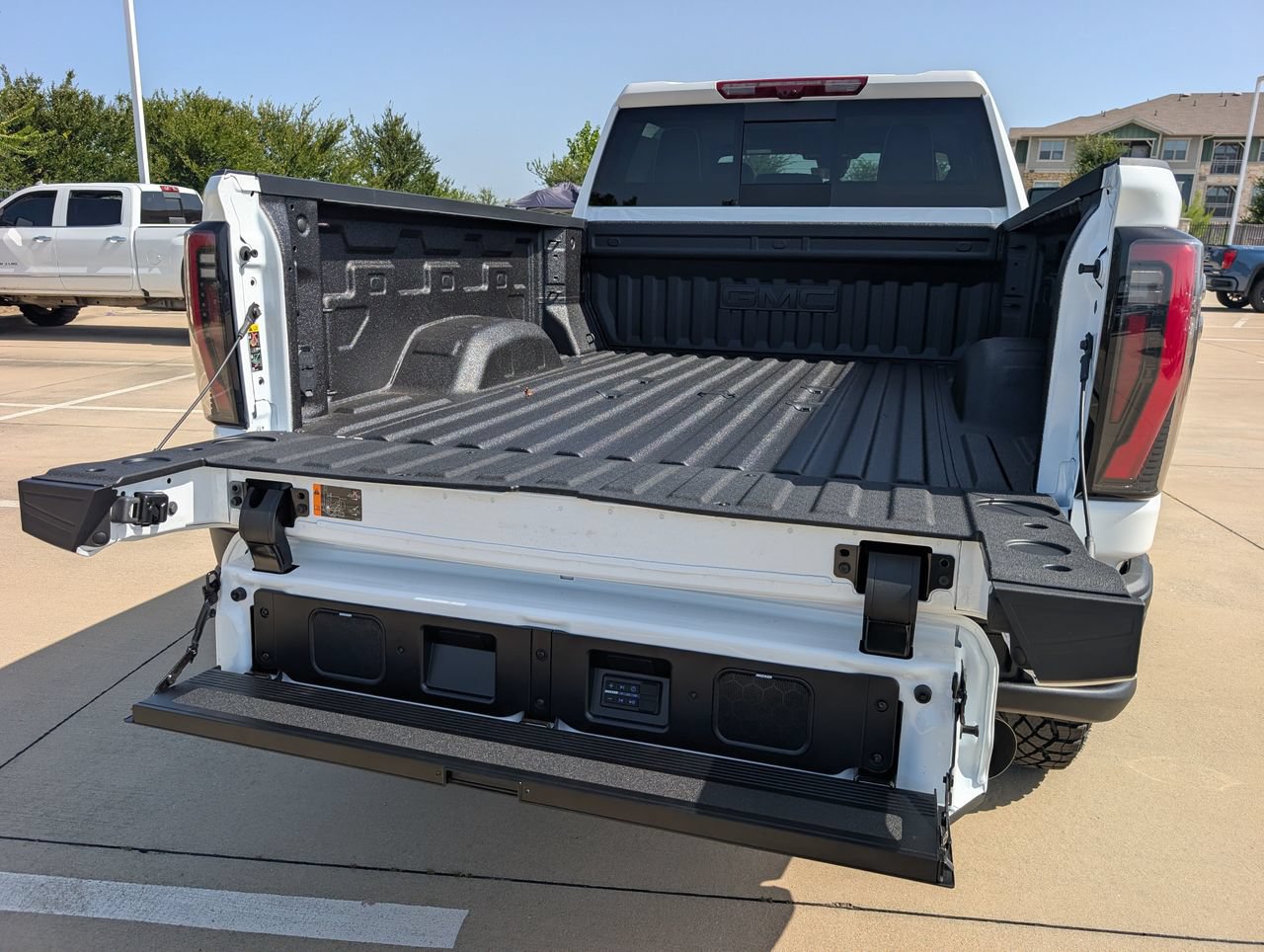 2026 GMC Sierra 2500HD AT4X - Photo 7