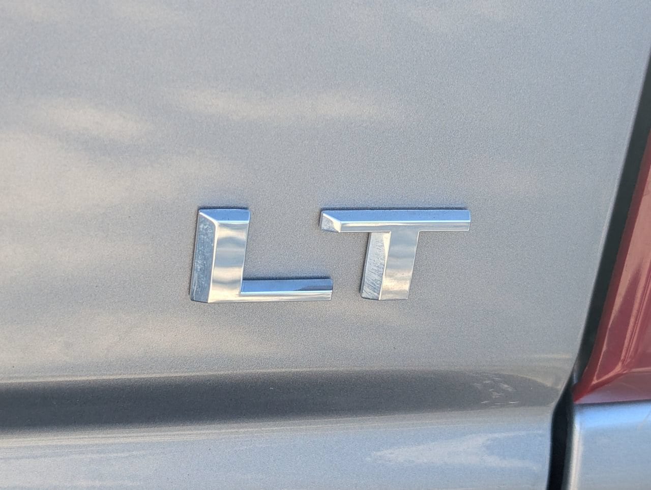 Used 2025 Sterling Gray Metallic Chevrolet LT image 8