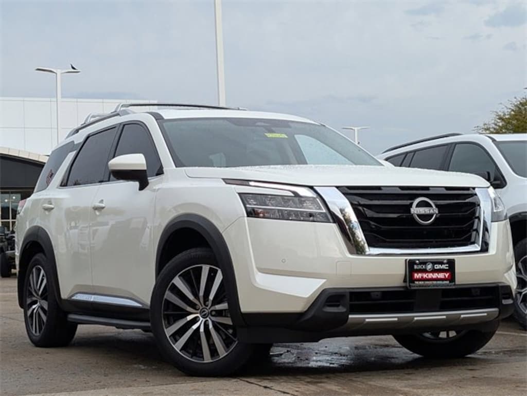 Used 2024 Nissan Pathfinder Platinum SUV