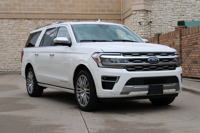 2024 Ford Expedition MAX Platinum photo 2
