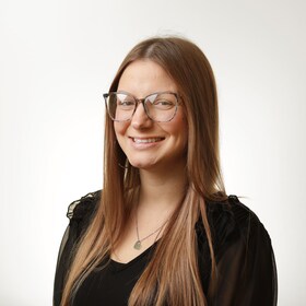 Staff member Kellie Fife from ID_c4dede3460aa