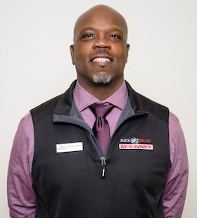 Staff member Tiwone “Tee” Henderson from ID_6dbb9ffeed22