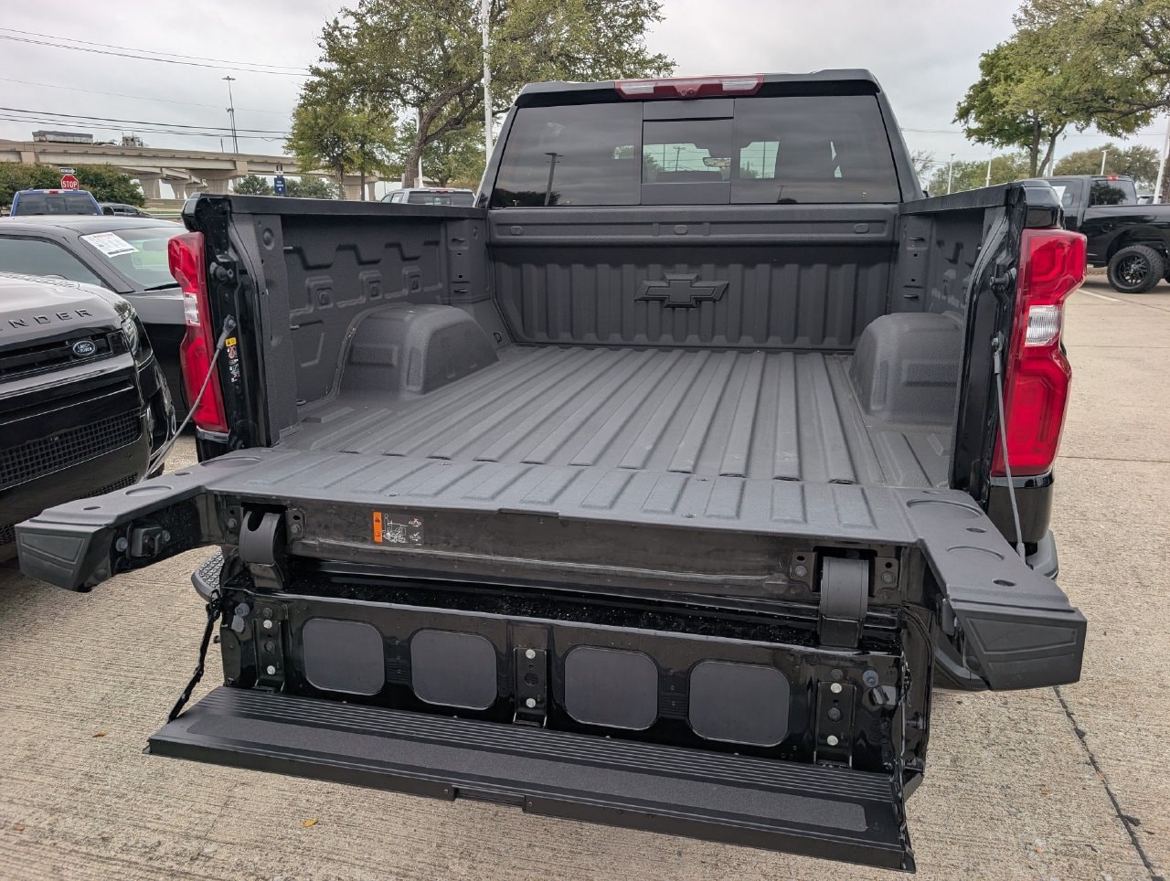 Used 2026 Black Chevrolet ZR2 image 28