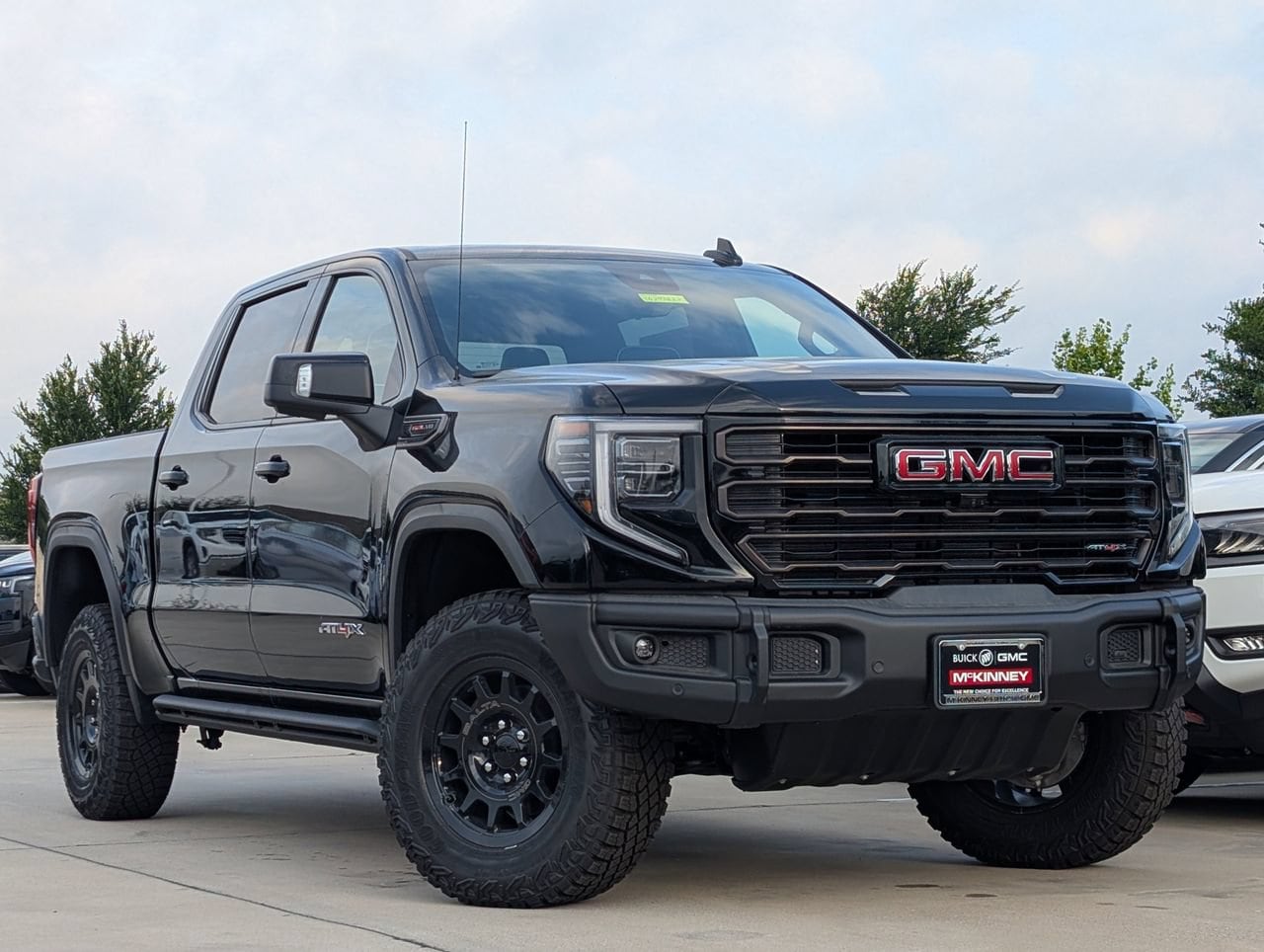 2026 GMC Sierra 1500 AT4X - Photo 2