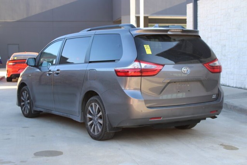 Used 2020 Toyota Sienna XLE Van