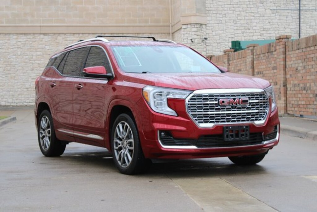 Used 2024 GMC Terrain Denali SUV