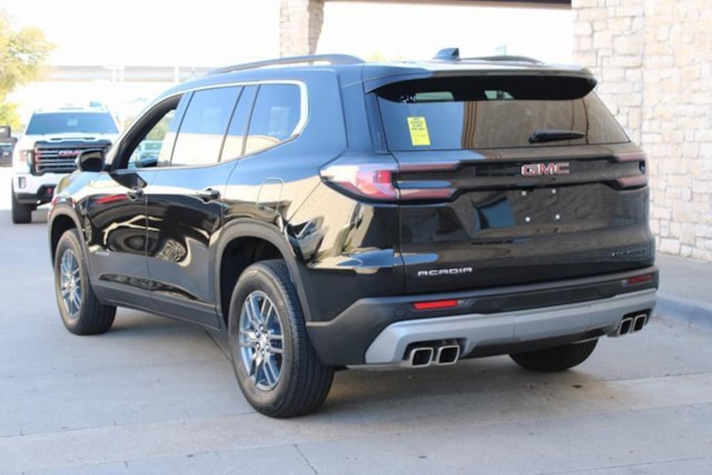 Used 2025 GMC Acadia Elevation SUV